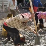 အုတ်သယ်၊ မြေတူးရင်း မြိုသိပ်ထားရတဲ့ အသံများ