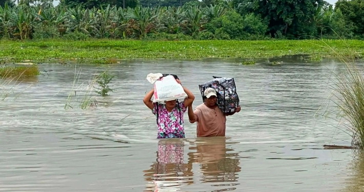 ရေဘေးကြောင့် လွှတ်ရာသို့ပြောင်းရွှေ့နေကြသောစစ်ကိုင်းတိုင်းမှပြည်သူများ